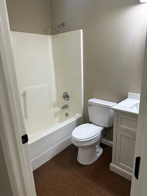 4301 Manila Street - 2 — Photo 4