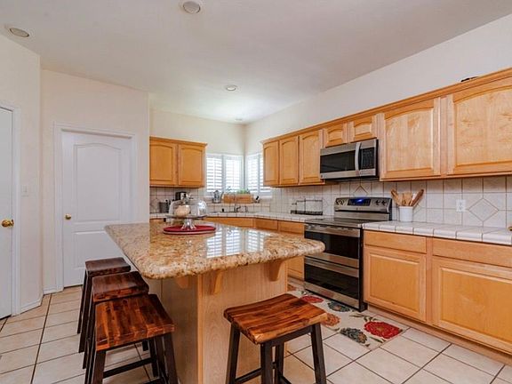 2nd image of 3014 Wisteria Dr