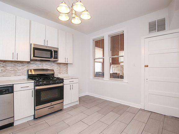 3rd image of 3714 W Belmont Ave APT 2R