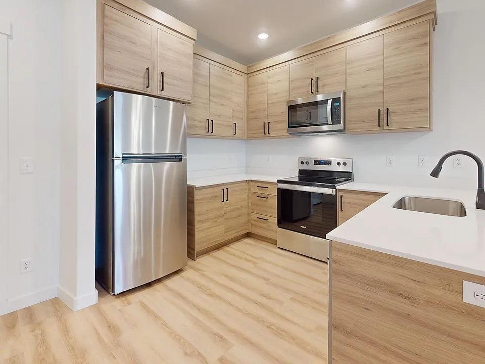 1137 S 250 W #204