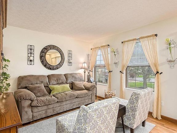 3rd image of 532 Tourmaline Dr