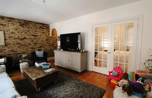 Rented by Julianna Realty Corp | media 27