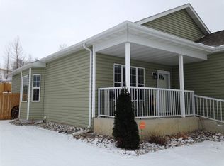 1721 Rivers Edge Dr SE, Minot, ND 58701