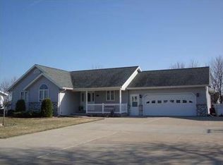 721 Sunrise Ave, Waupun, WI 53963