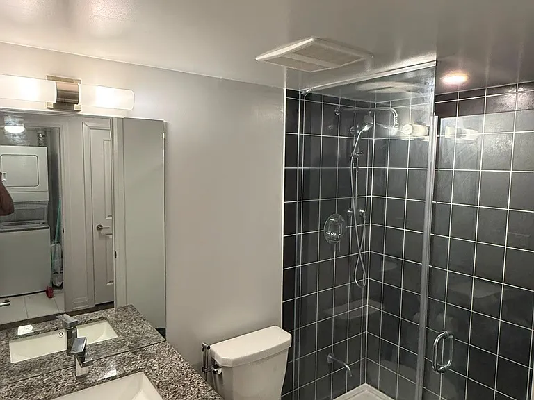 20 Meadowglen Pl #2401 — Photo 12