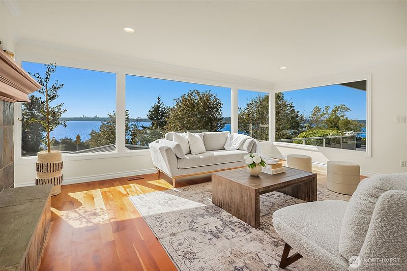 4th image of 500 Waverly Way