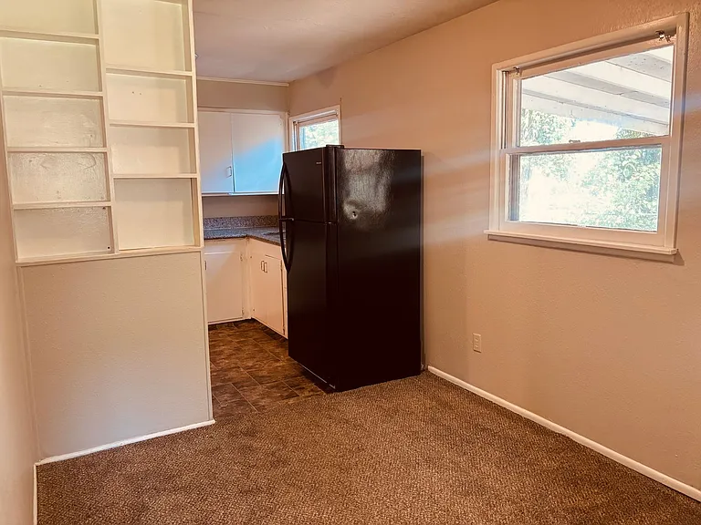 3242 S Millwood Ave — Photo 3