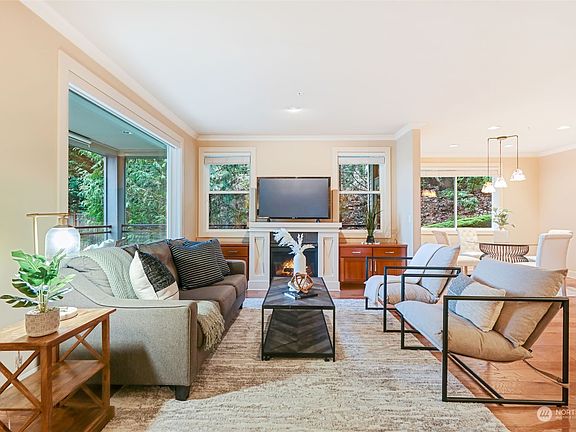 2nd image of 8850 Redmond Woodinville Road NE #303