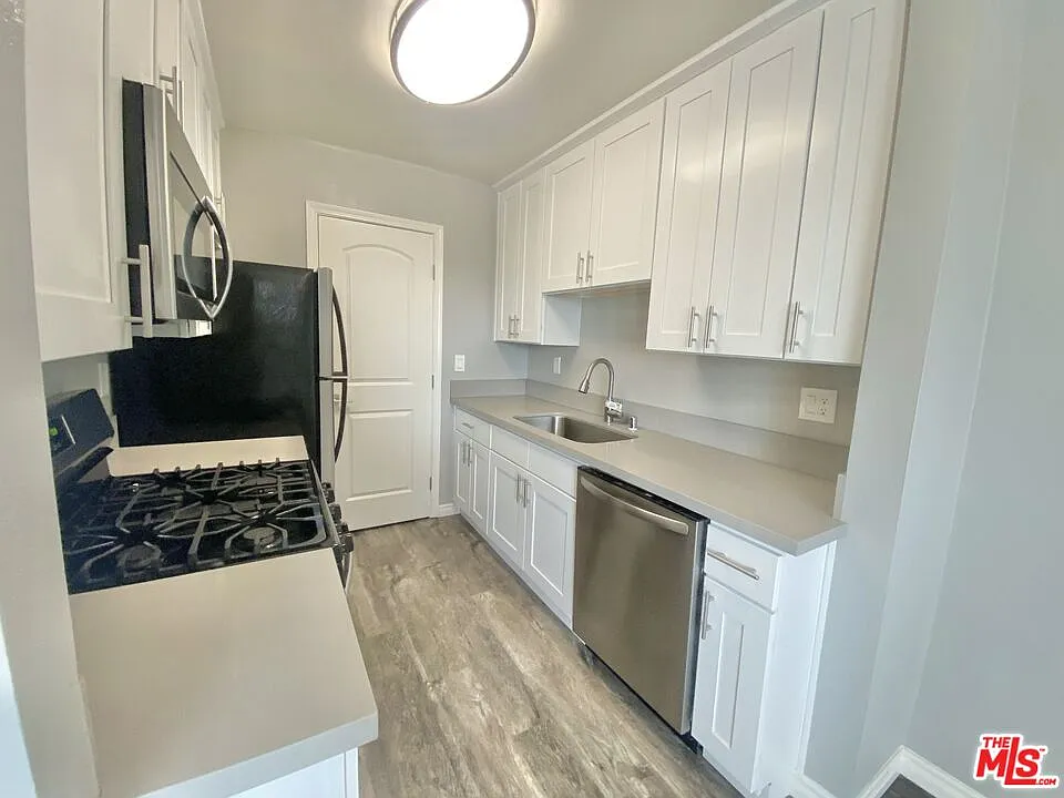 2 bed, 1.0 bath, 900 sqft, $2,695 — Photo 4