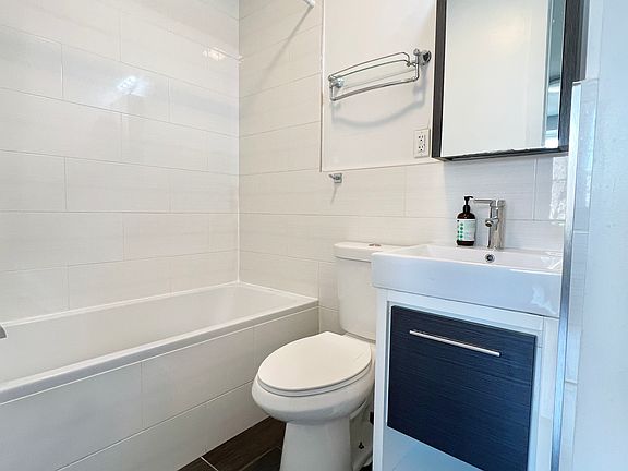 4th image of 36 W 119th St #7AA