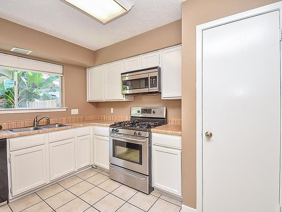2nd image of 9919 Loch Dane Dr