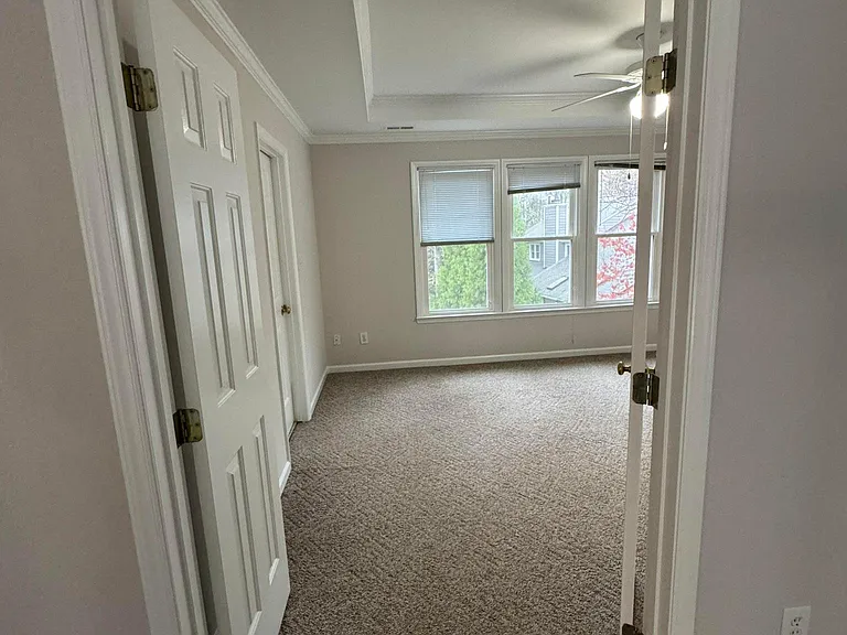 8605 Tanzanite Ct — Photo 36