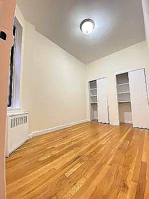5th image of 207 E 89th St APT C12