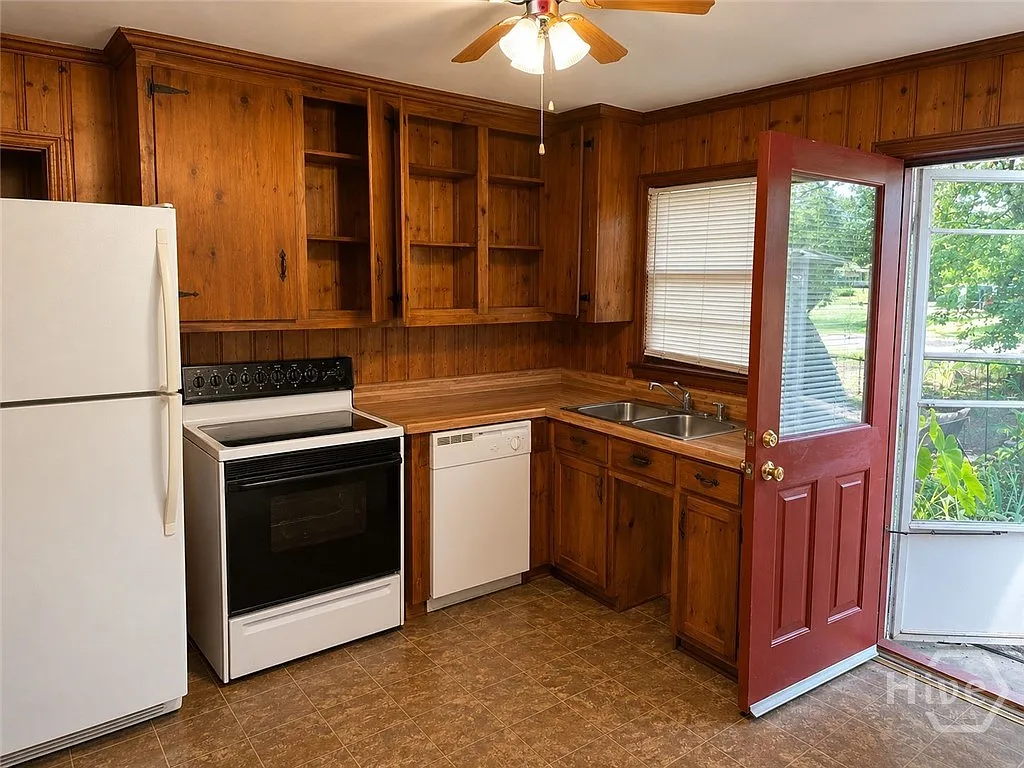 2 bed, 1.0 bath, 1738 sqft, $1,100 — Photo 2