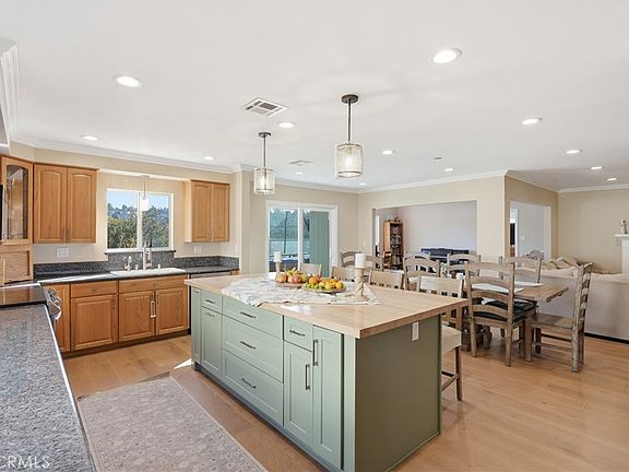 3rd image of 27569 Longhill Dr