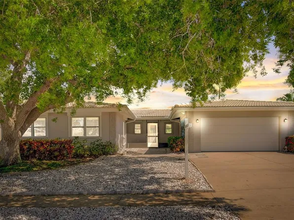 14381 Passage Way, Seminole, FL 33776