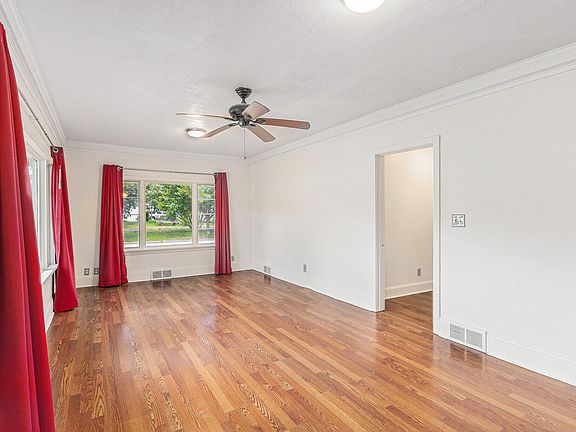 4th image of 101 E Whittier St