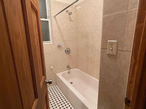 4th image of 1154 Leland Ave #1