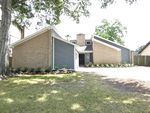 21311 Park Mount Dr Photo 1