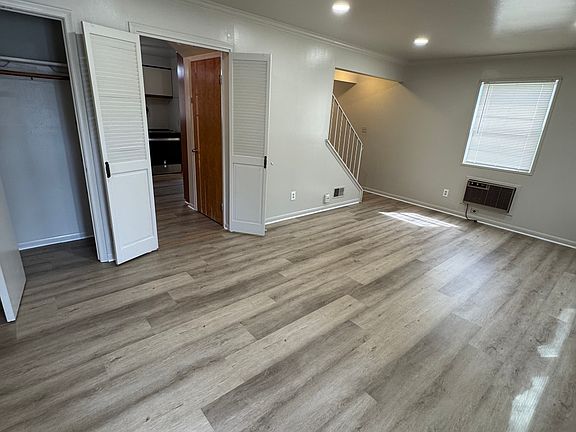 3rd image of 6732 Garling Dr