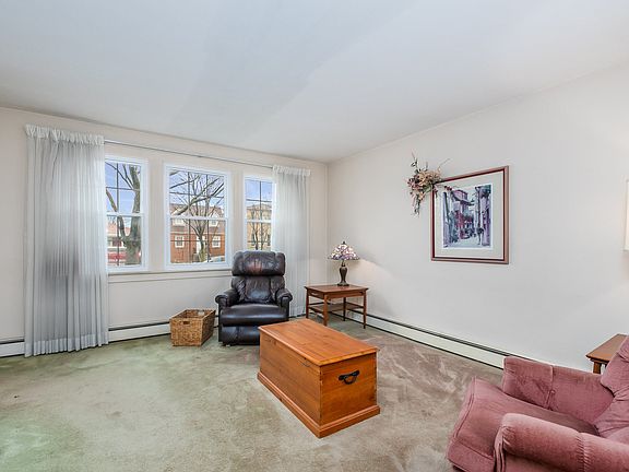 3rd image of 4024 N Oketo Ave