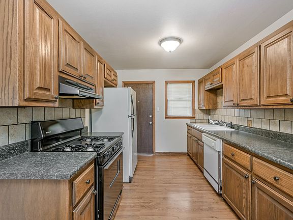 5th image of 609 16th St #1