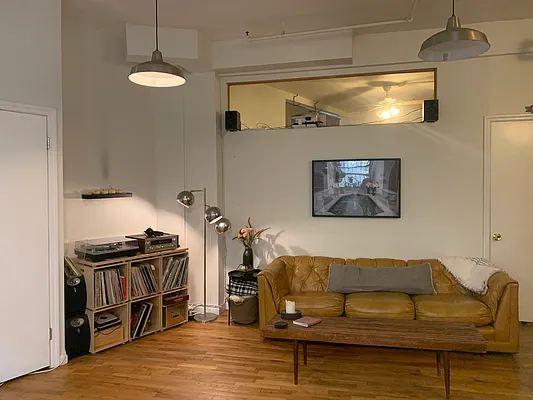 Rented by EXR | media 2