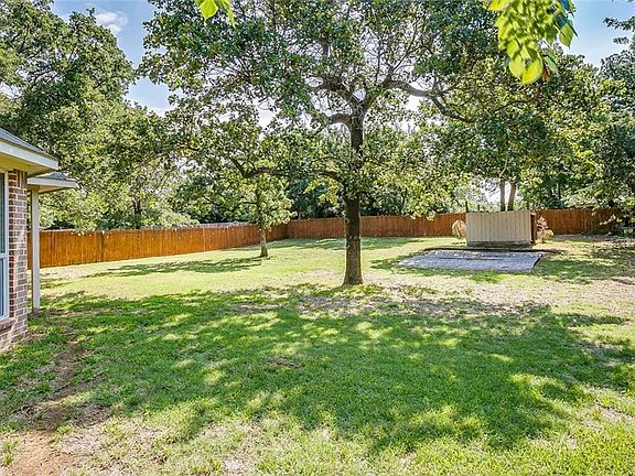 4th image of 808 Linda Dr