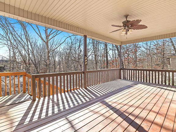 3rd image of 19 Lambourn Dr