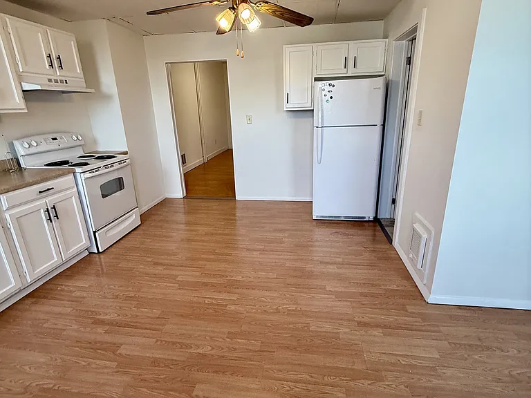 122 N 4th St #D — Photo 2