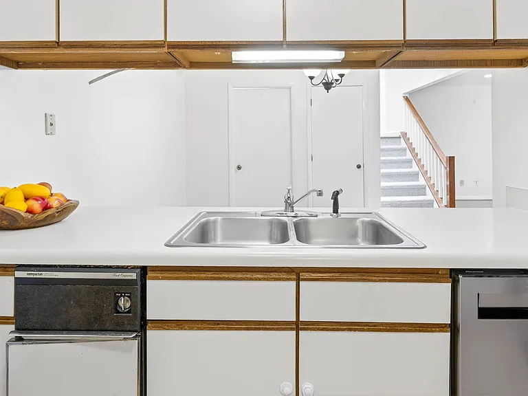 208 Finley Forest Dr — Photo 13