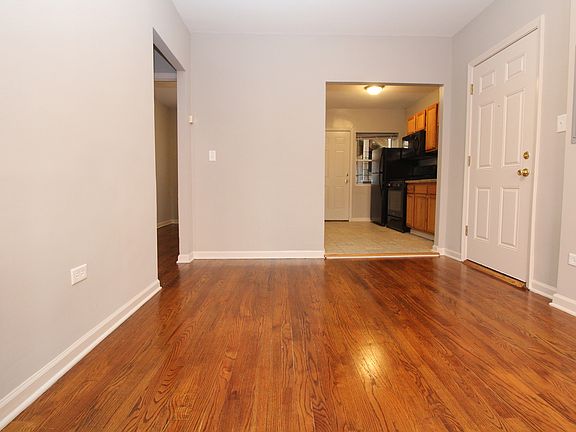 4th image of 1352 W Argyle St APT 3S