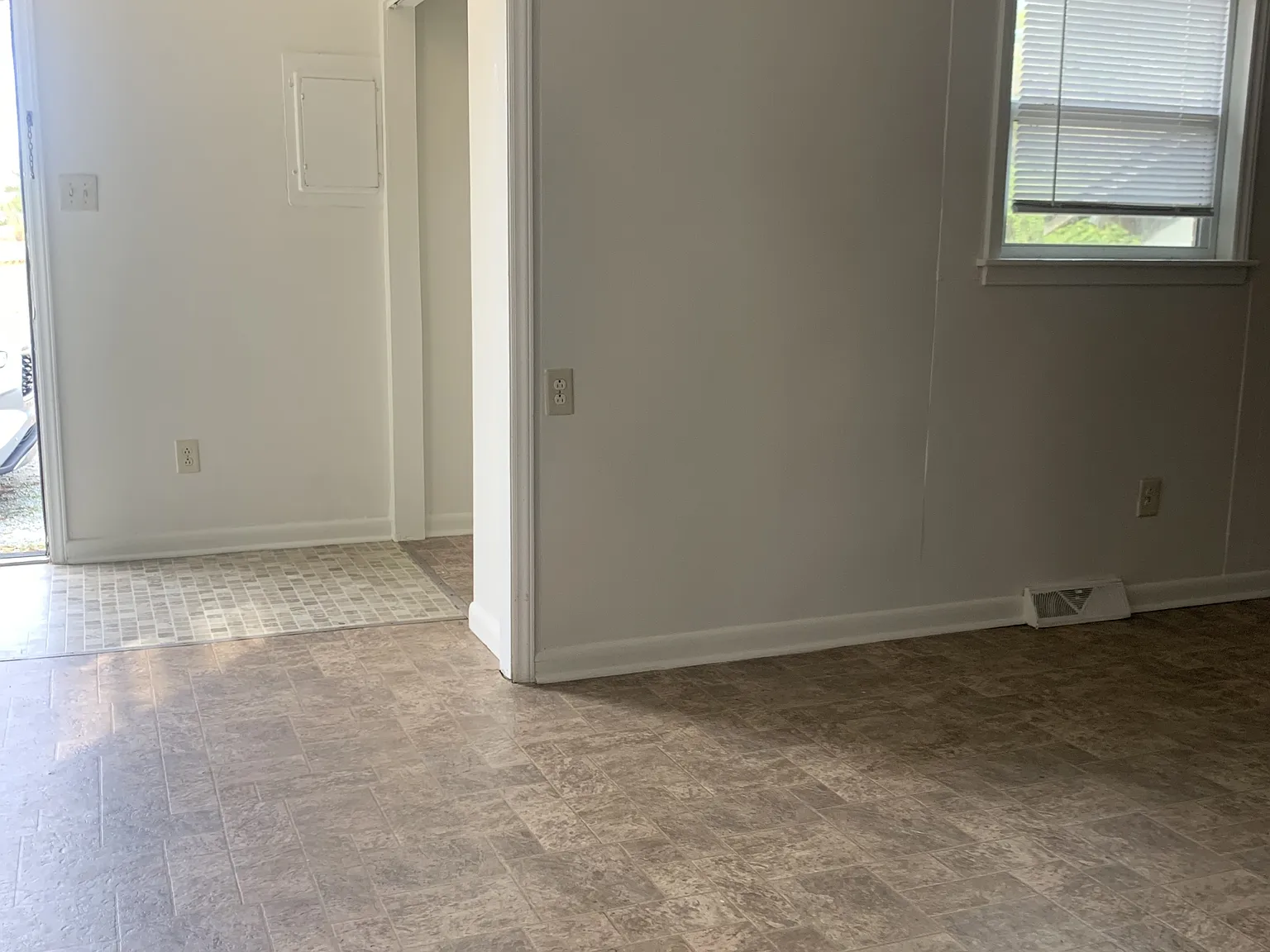 1901 Ashcraft Avenue - 1 — Photo 4