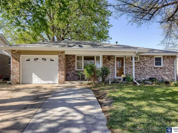 7430 Holdrege St, Lincoln, NE 68505