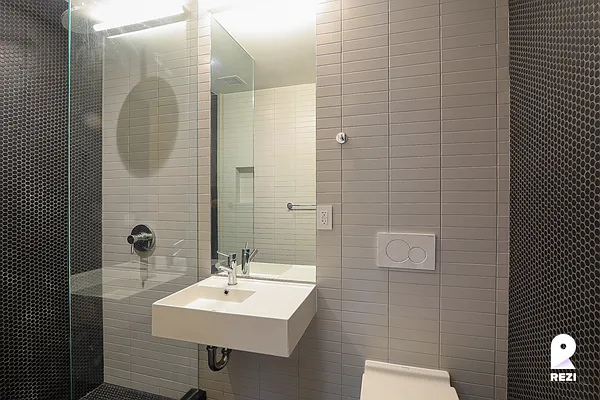 Rented by REZI | media 20