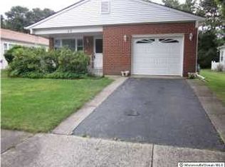 48 Buena Visa Dr, Toms River, NJ 08757