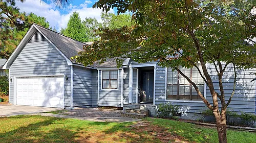 74 Suffolk Dr Photo 1