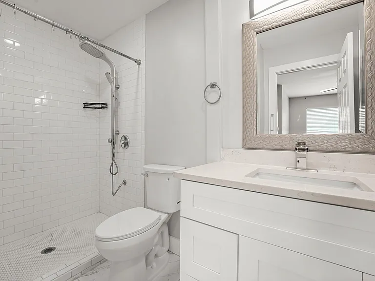 6410 Chimney Creek Cir #B — Photo 17