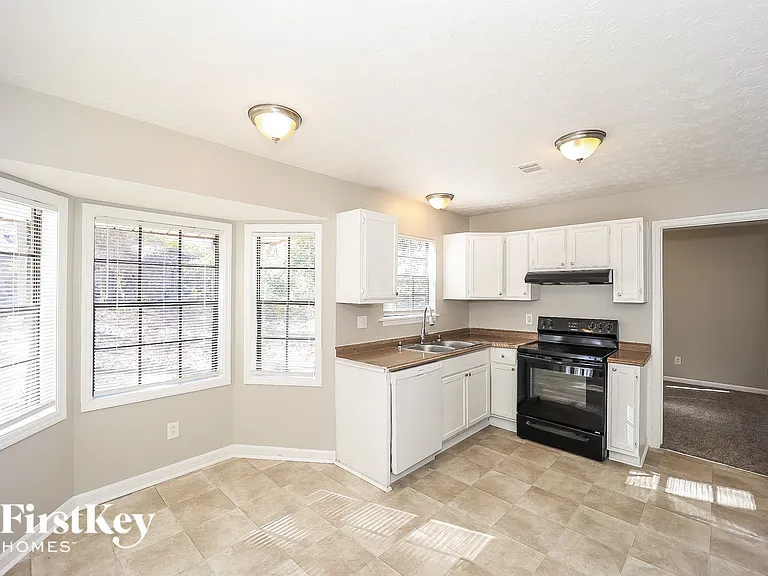 1292 Brookvale Dr — Photo 4