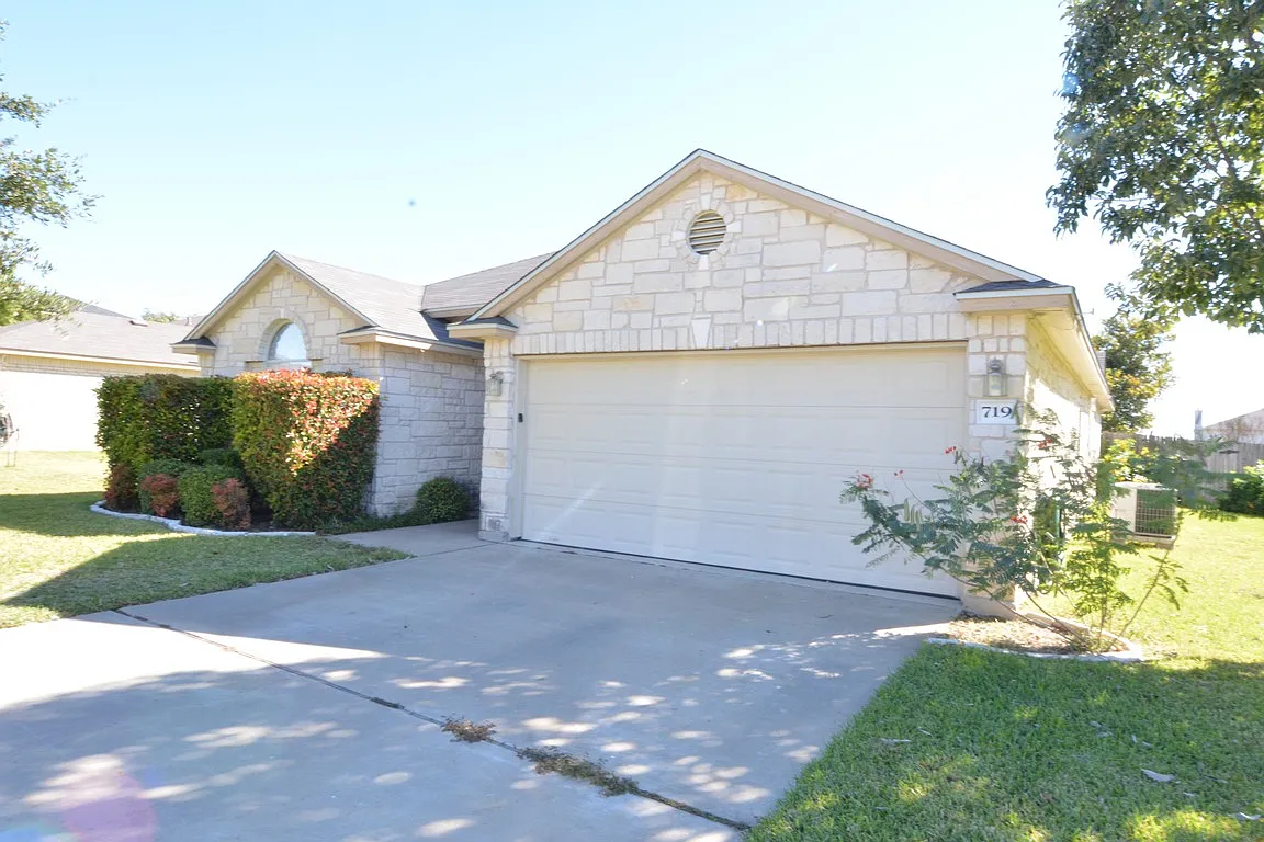 719 Devin Dr, Temple — Photo 3