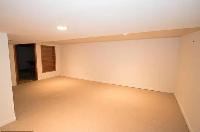 12010 Ashley Dr — Photo 7