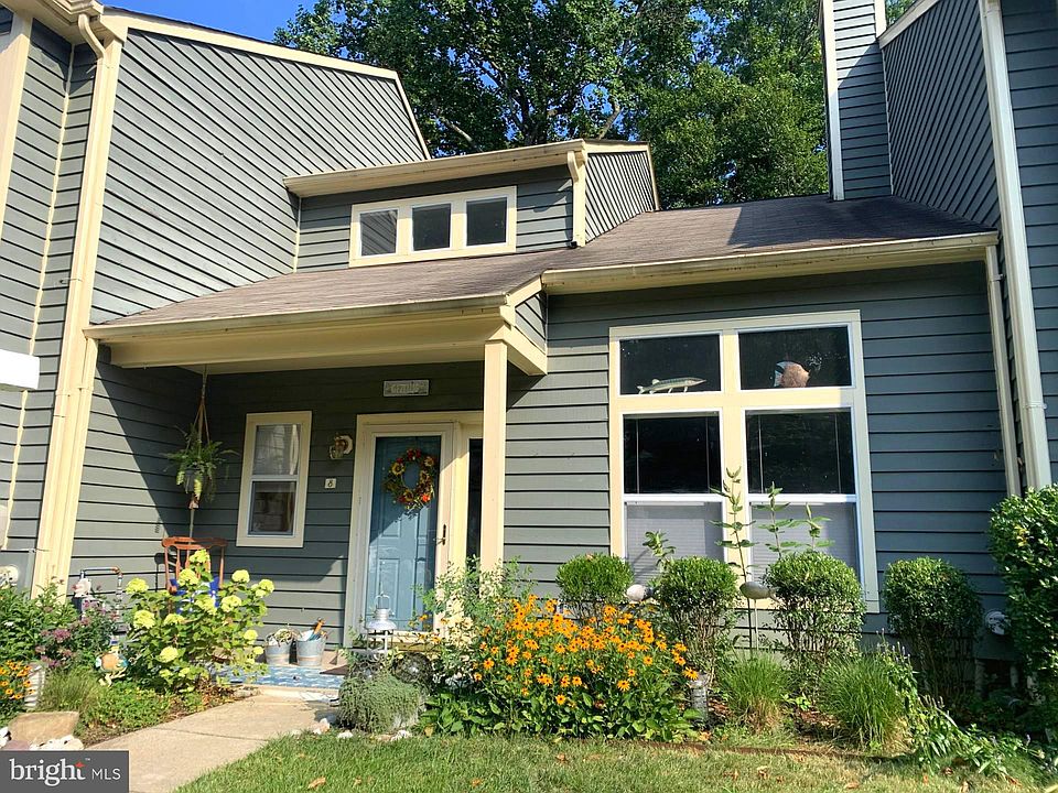 1st image of 8 Dorset Ct