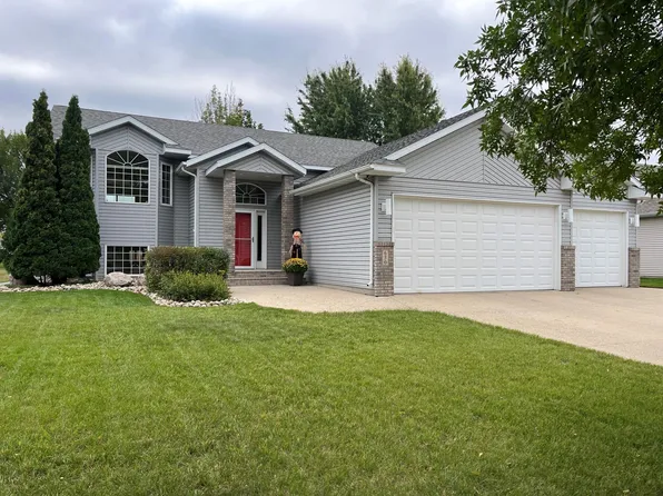 630 Wyndemere Dr, West Fargo, ND 58078