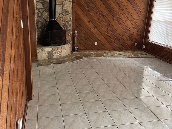 3rd image of 1144 Barbara Dr