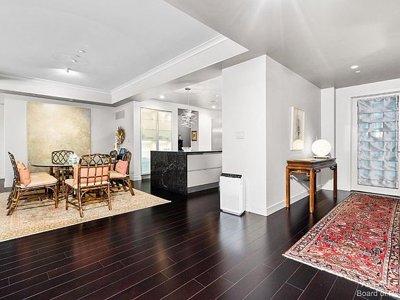 4th image of 505 E Huron St Ste 306