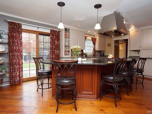 2nd image of 21 Cambridge Ct
