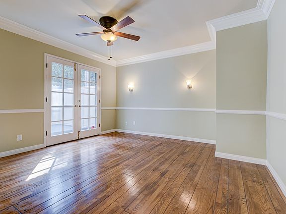 4th image of 2222 E 1st St APT 1