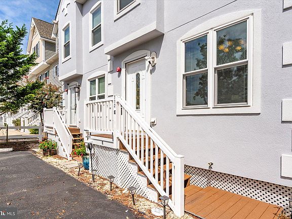 4th image of 712 Bradley Rd #E