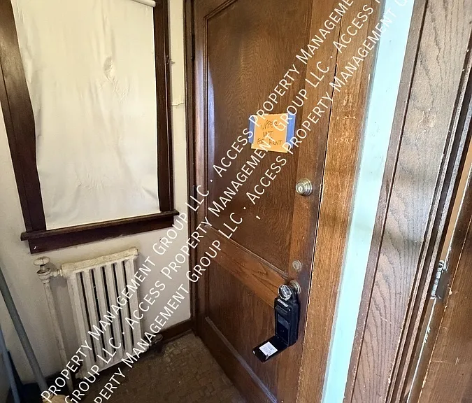 406 Morris Ave SE — Photo 2