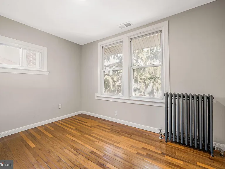 3216 22nd St NE — Photo 11